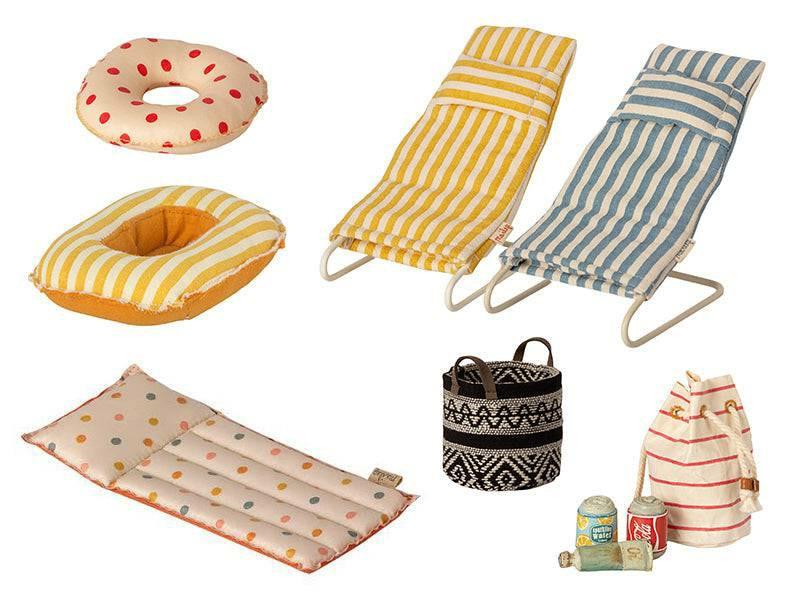 Beach Accessory Bundle Dollhouse Furniture & Accessories