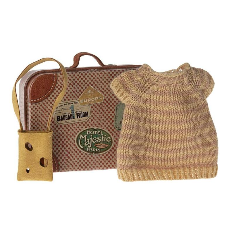 Knitted Dress And Purse In A Suitcase – Big Sister Mouse Dollhouse Furniture & Accessories