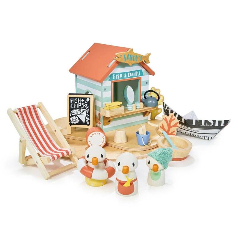 Sandy’s Wooden Beach Hut Dollhouse Furniture & Accessories